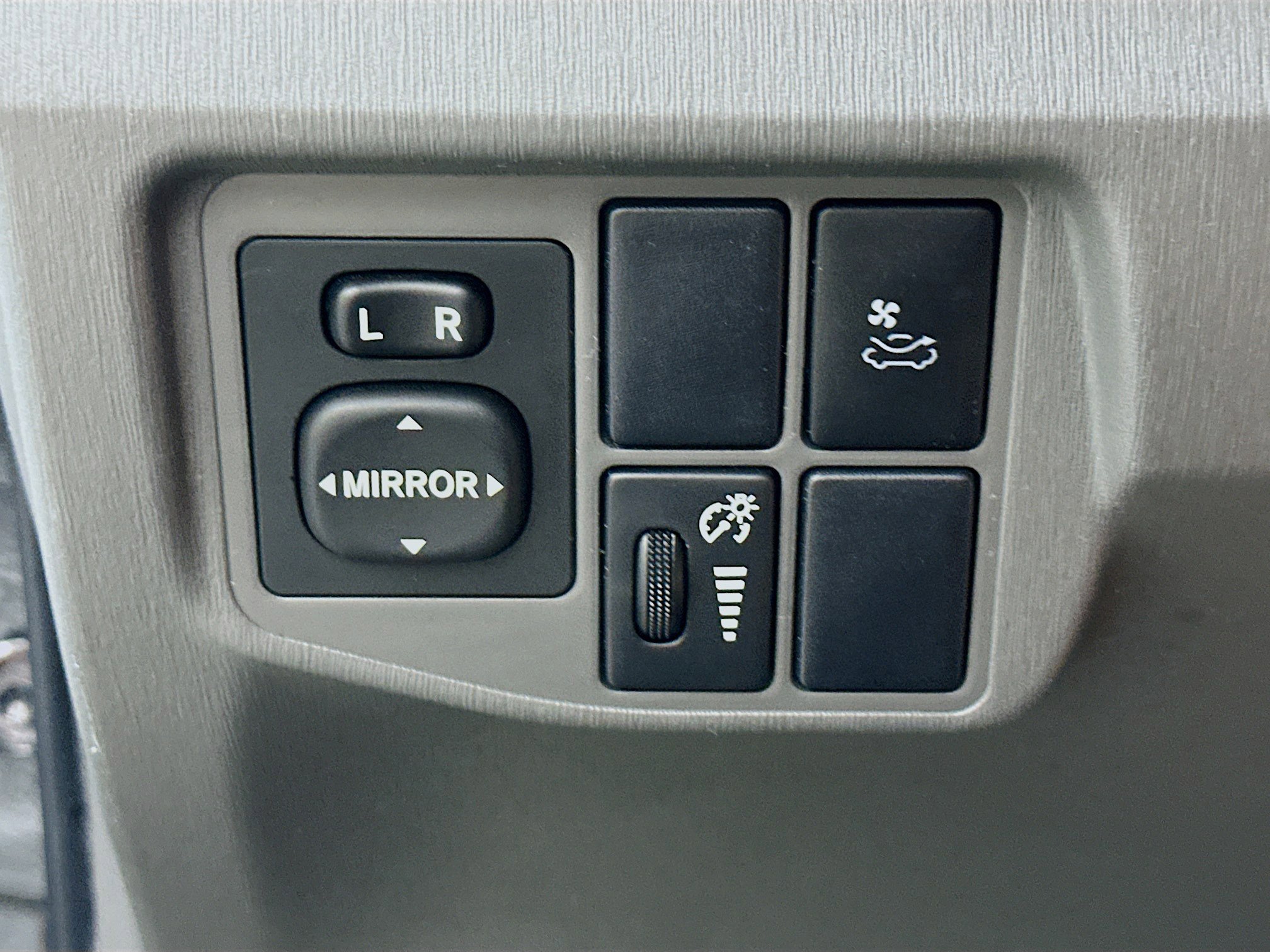 Used 2011 Toyota Prius Four w/ Solar Roof Pkg image 16