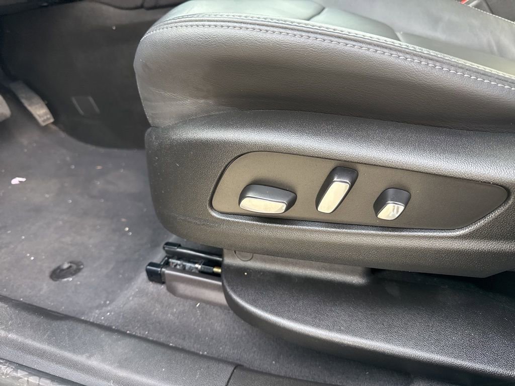 Used 2024 Cadillac XT6 Premium Luxury w/ Technology Package image 7