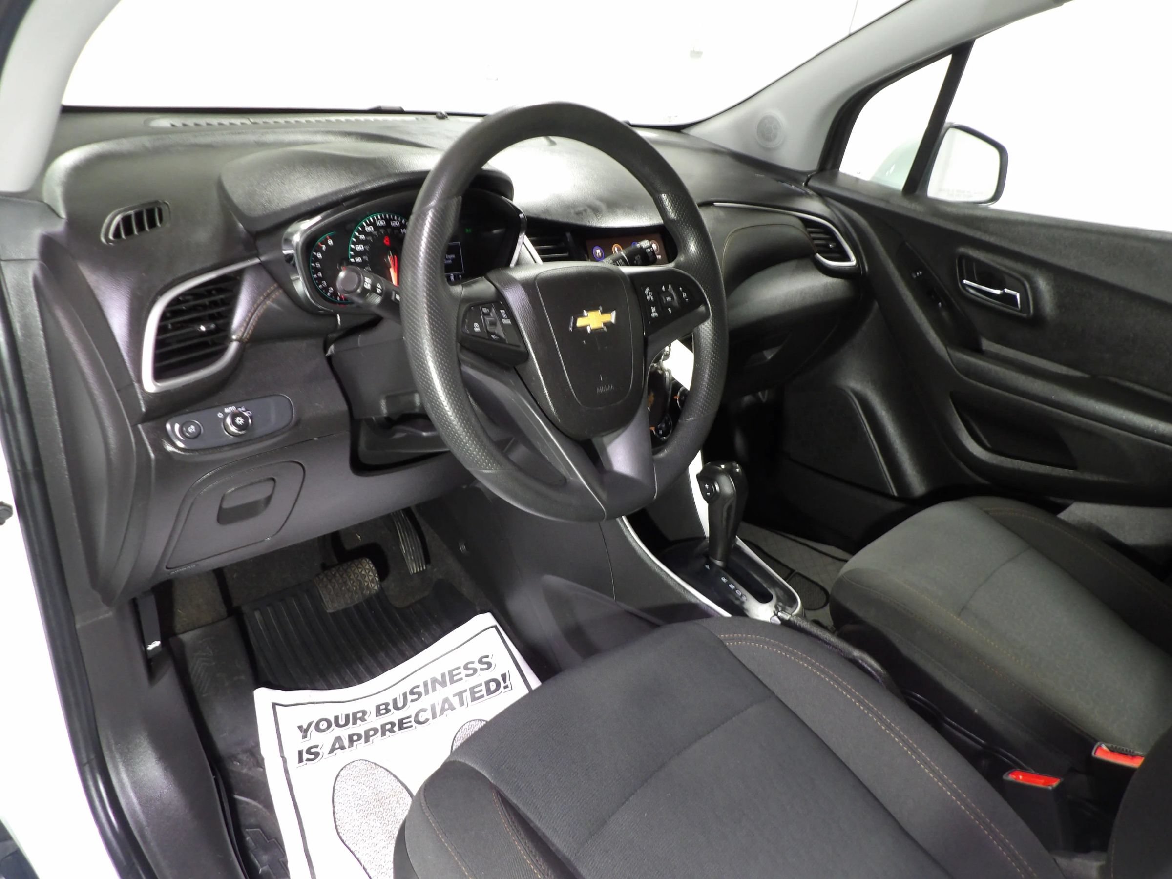 Used 2022 Chevrolet Trax LS w/ Tint and Cruise Package AWD/4WD image 9
