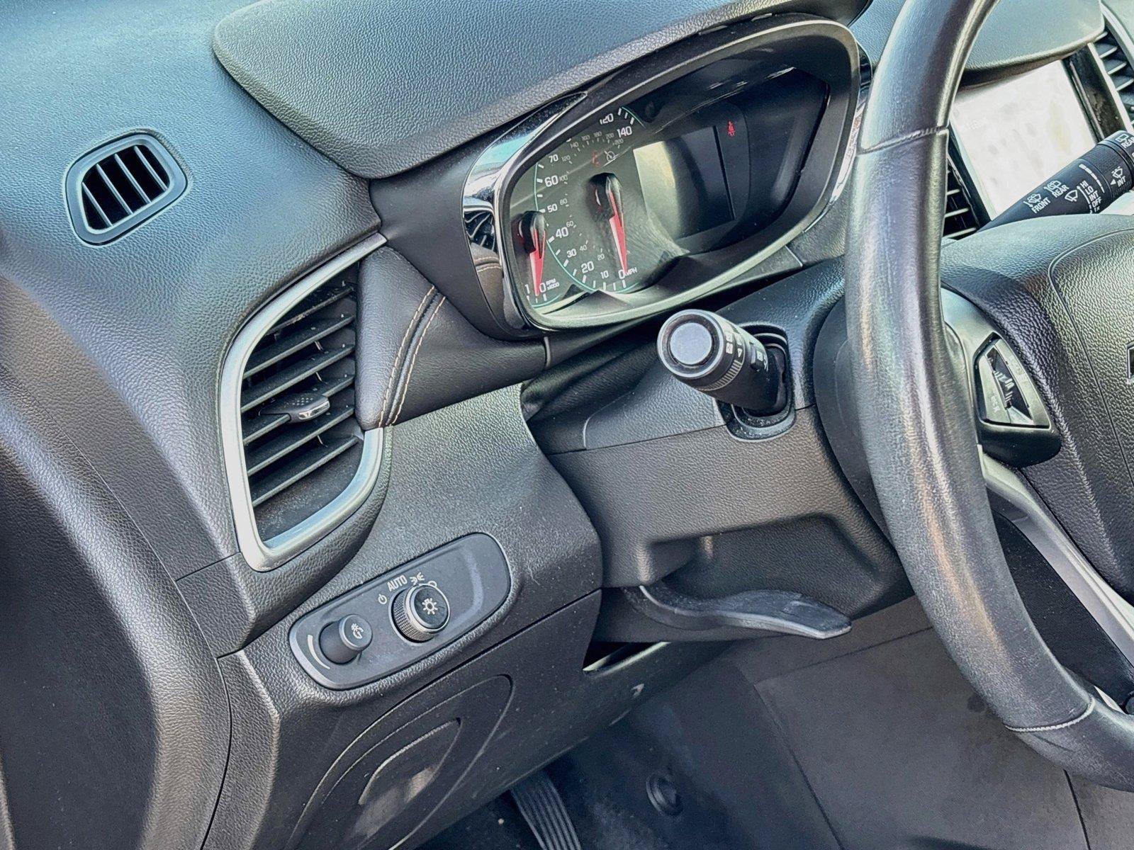 Used 2020 Chevrolet Trax LT w/ Redline Edition FWD image 10