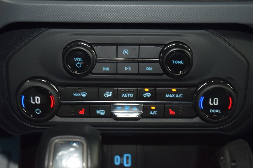 Used 2024 Ford Bronco Everglades AWD/4WD image 30