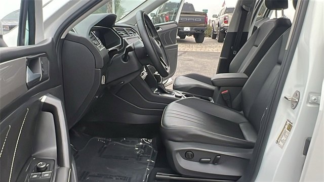 Used 2023 Volkswagen Tiguan SE image 17