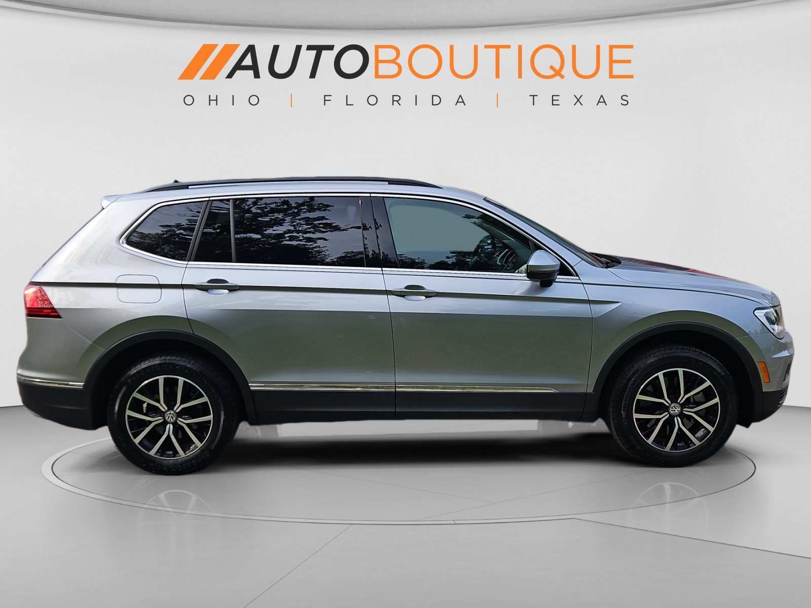 Used 2021 Volkswagen Tiguan SE FWD image 6