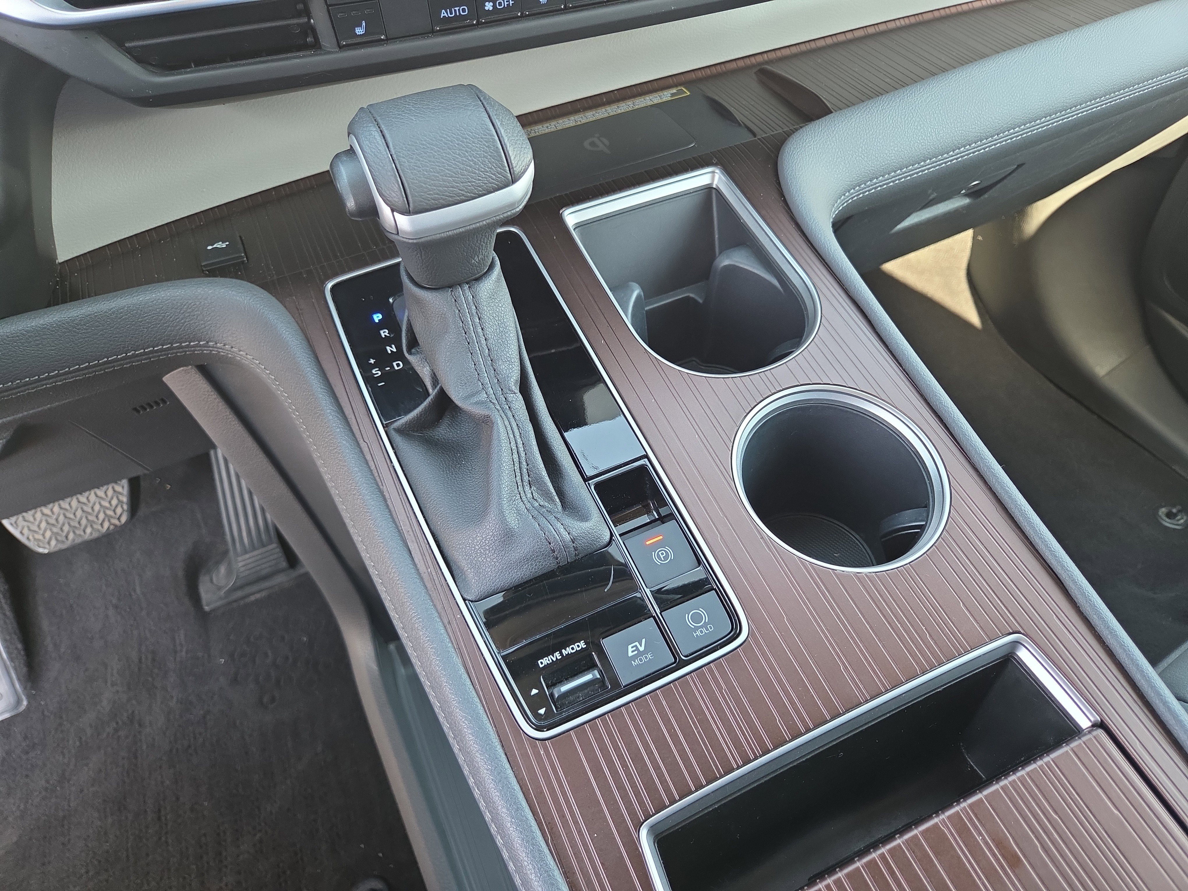 Used 2023 Toyota Sienna XLE w/ XLE Plus Package image 27