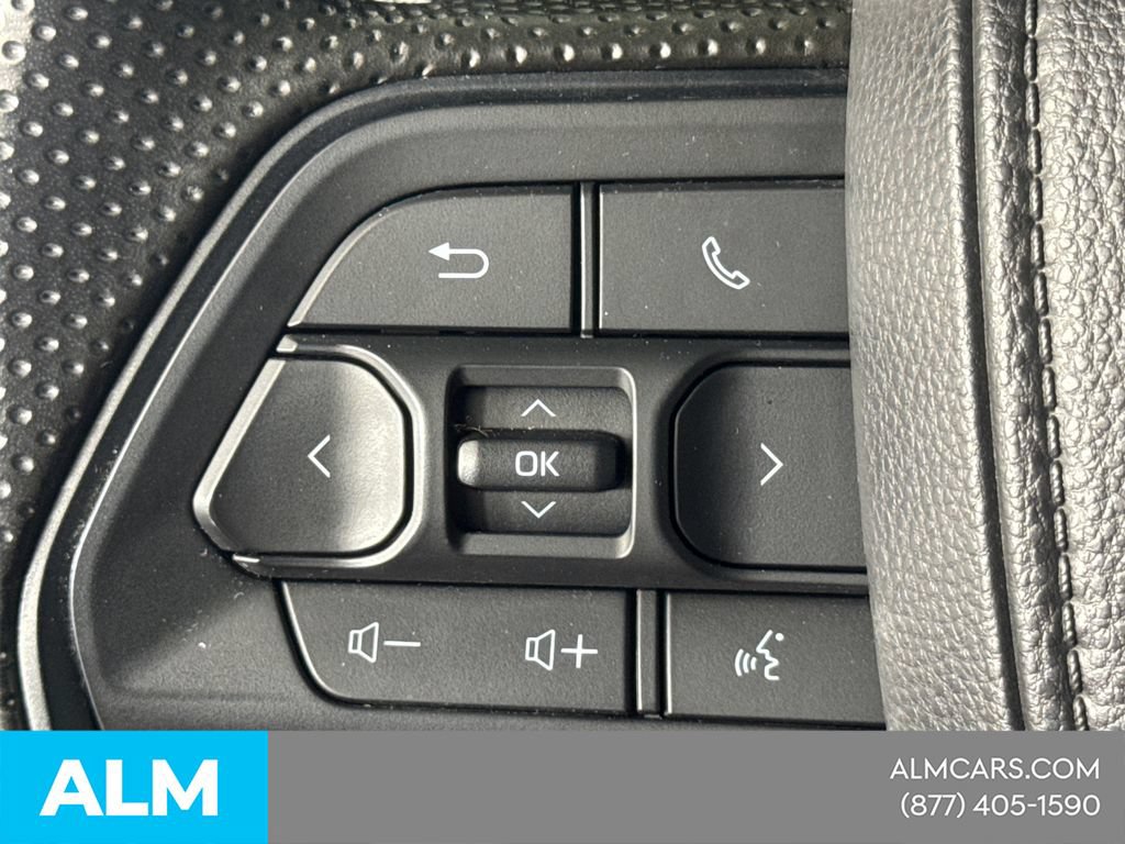 Used 2025 Toyota Tacoma SR5 AWD/4WD image 27