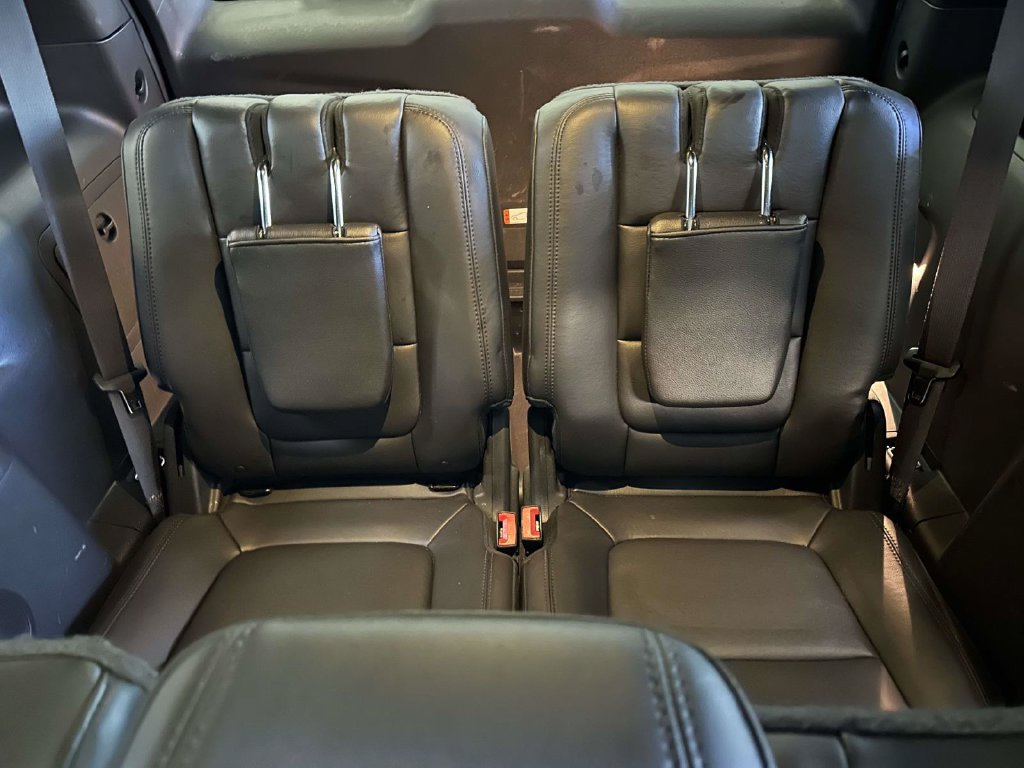 Used 2015 Ford Explorer XLT w/ Equipment Group 202A AWD/4WD image 16