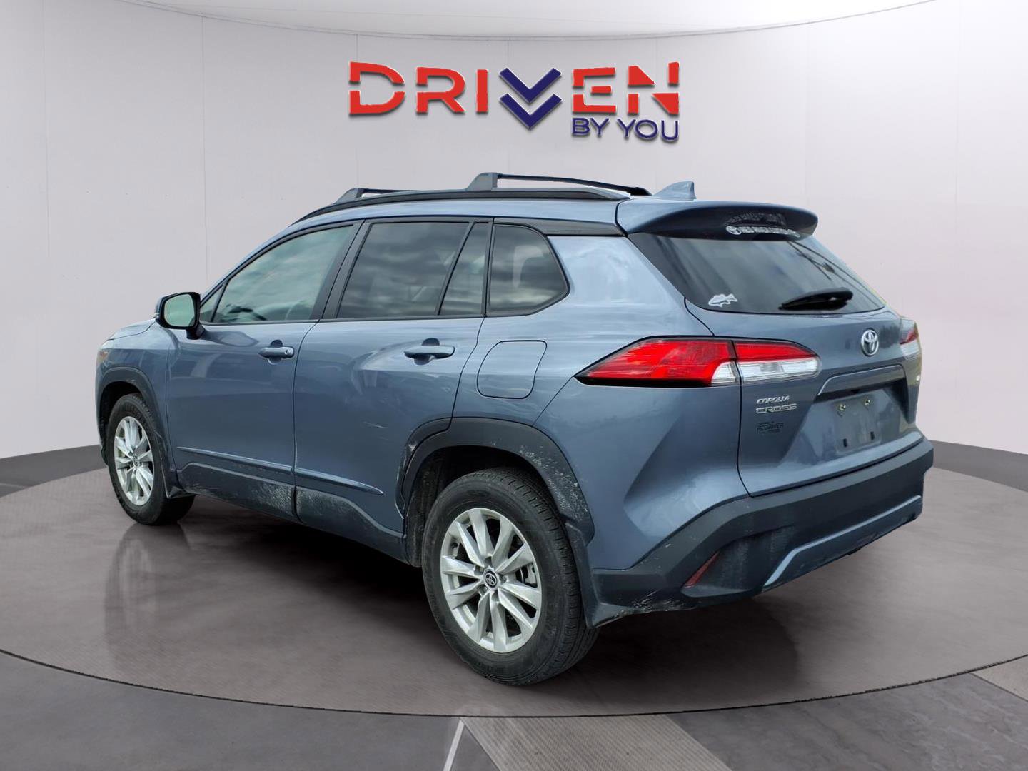 Used 2022 Toyota Corolla Cross LE image 5