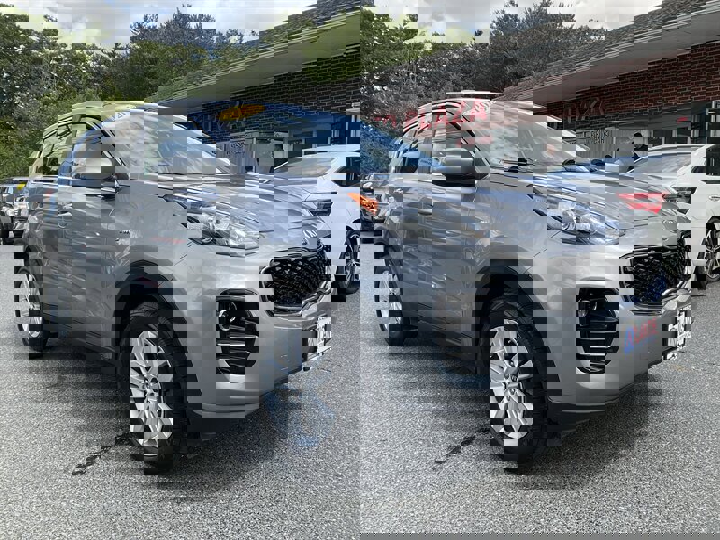Used 2019 Kia Sportage LX image 3