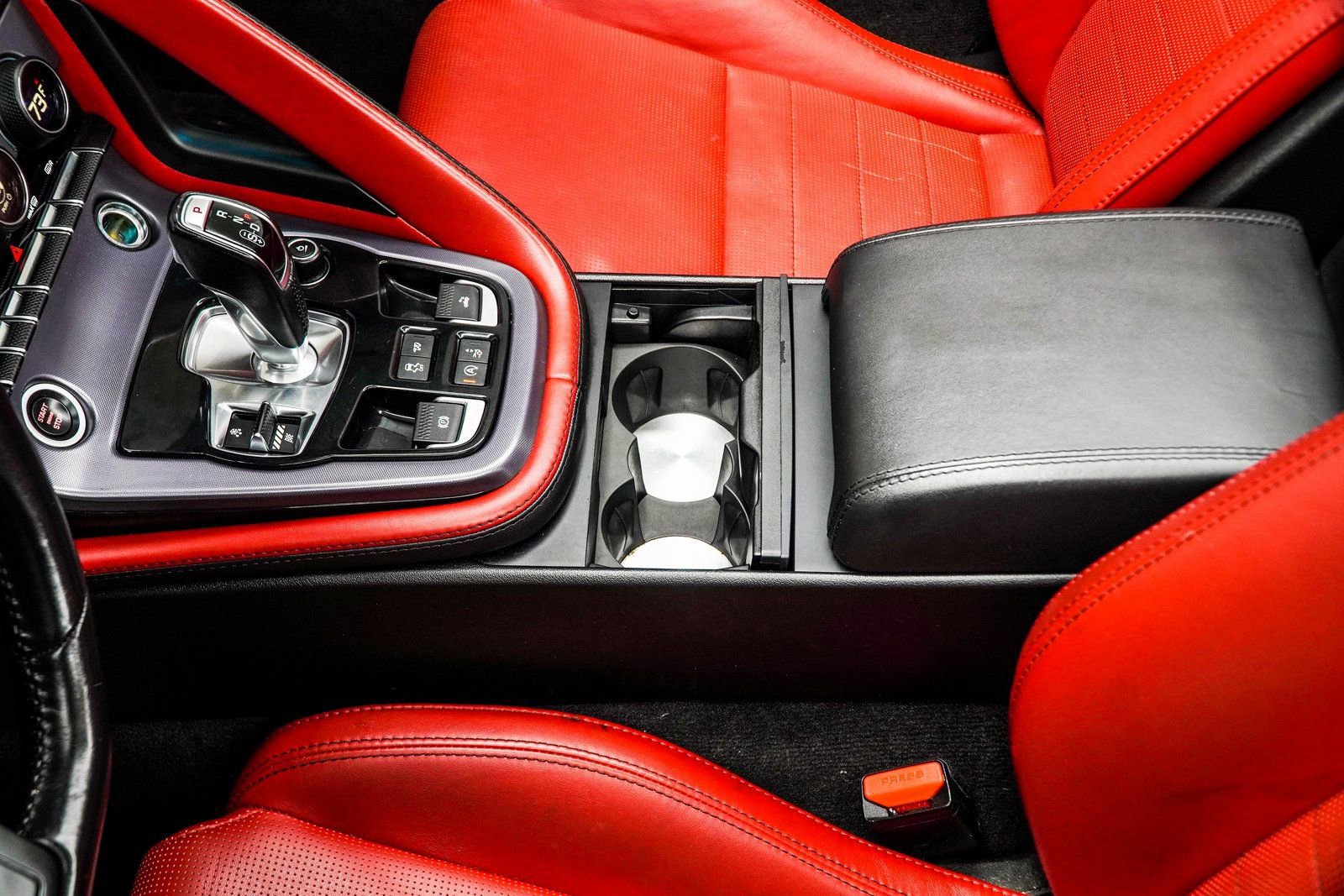 Used 2019 Jaguar F-TYPE Convertible image 19