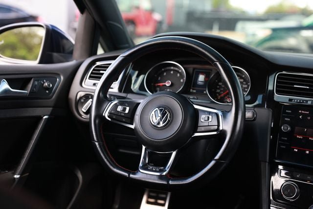 Used 2018 Volkswagen GTI SE FWD image 32