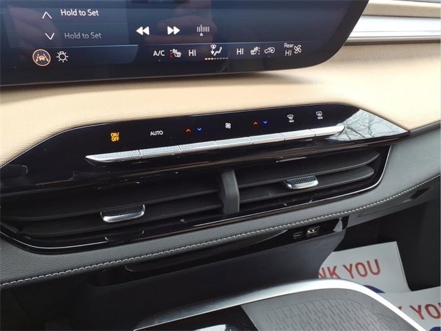 Used 2025 Buick Enclave Preferred w/ Power Package image 19