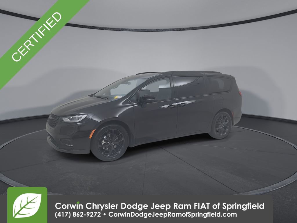 Certified 2025 Chrysler Pacifica Limited image 9