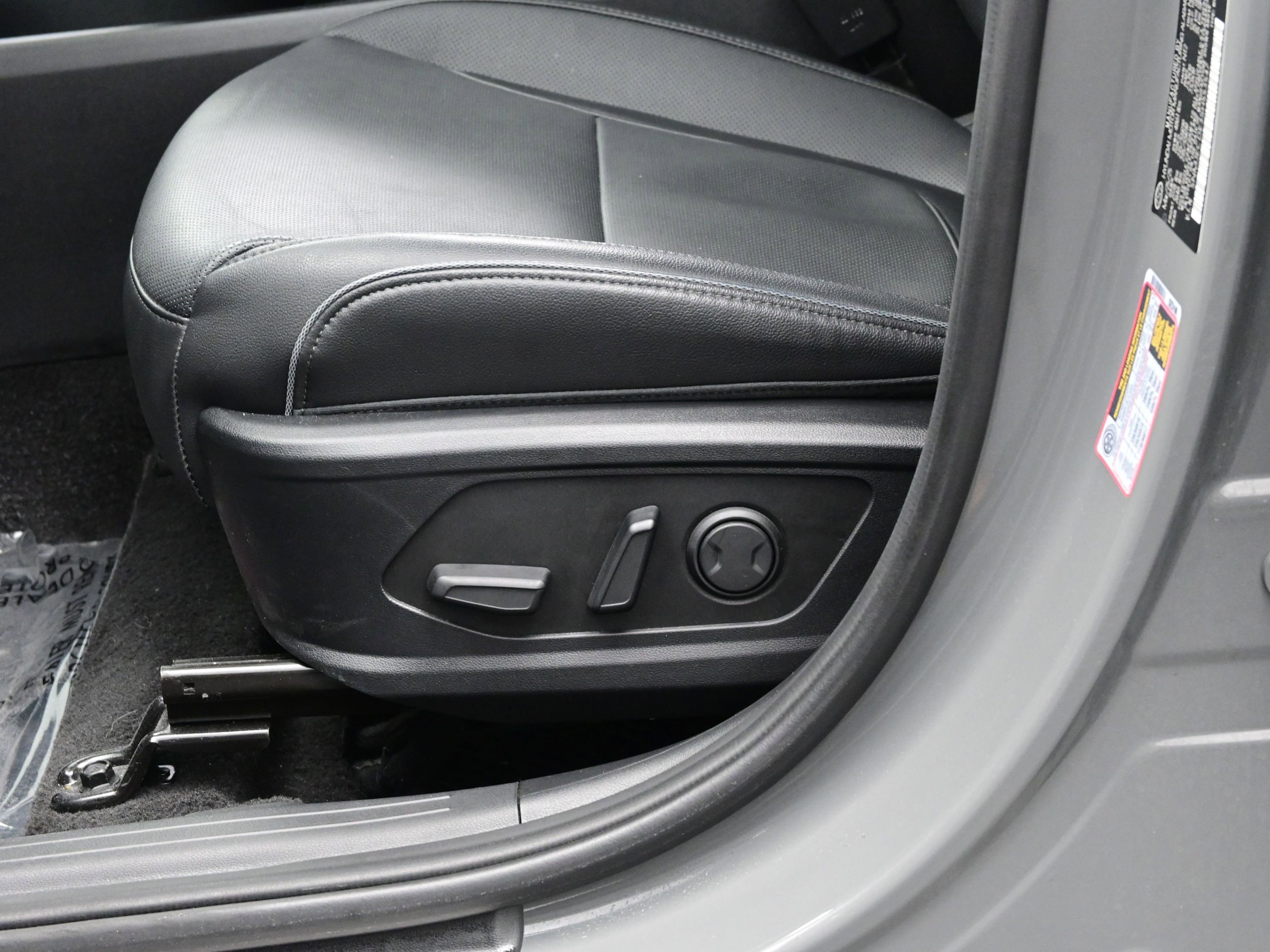 Certified 2025 Hyundai Tucson Limited image 11