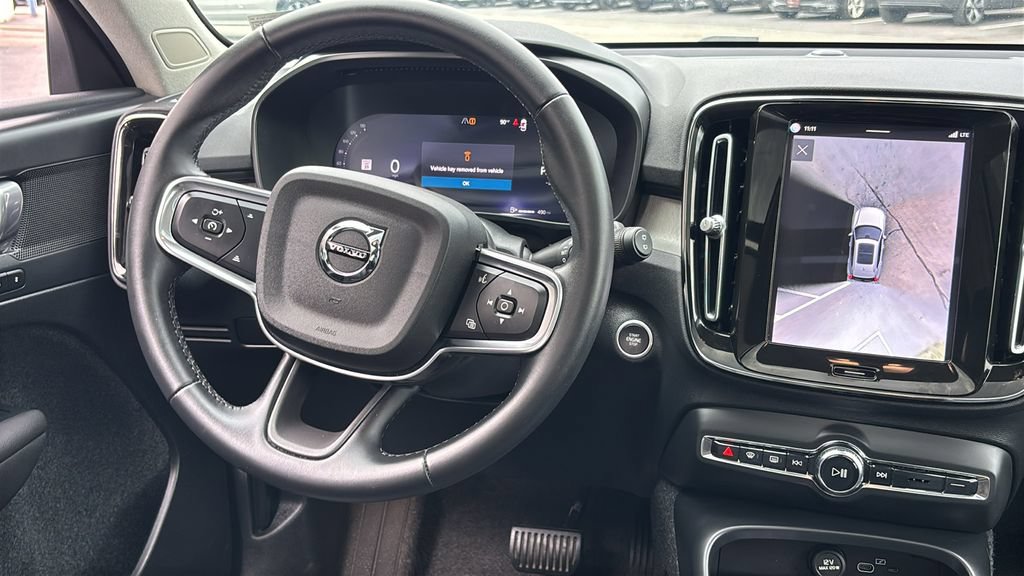Used 2026 Volvo XC40 B5 Plus AWD/4WD image 6