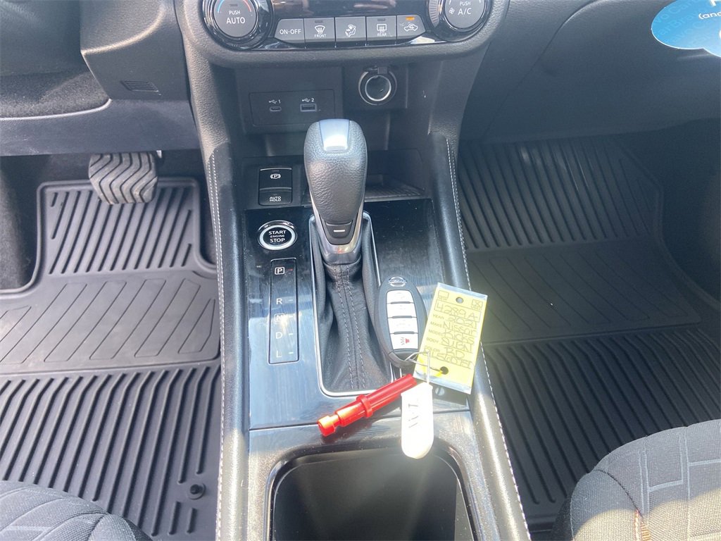 Used 2021 Nissan Kicks SR image 17