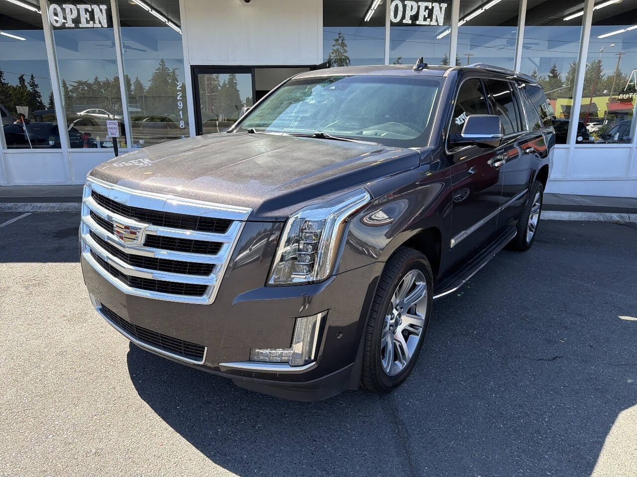 Used 2017 Cadillac Escalade ESV Luxury