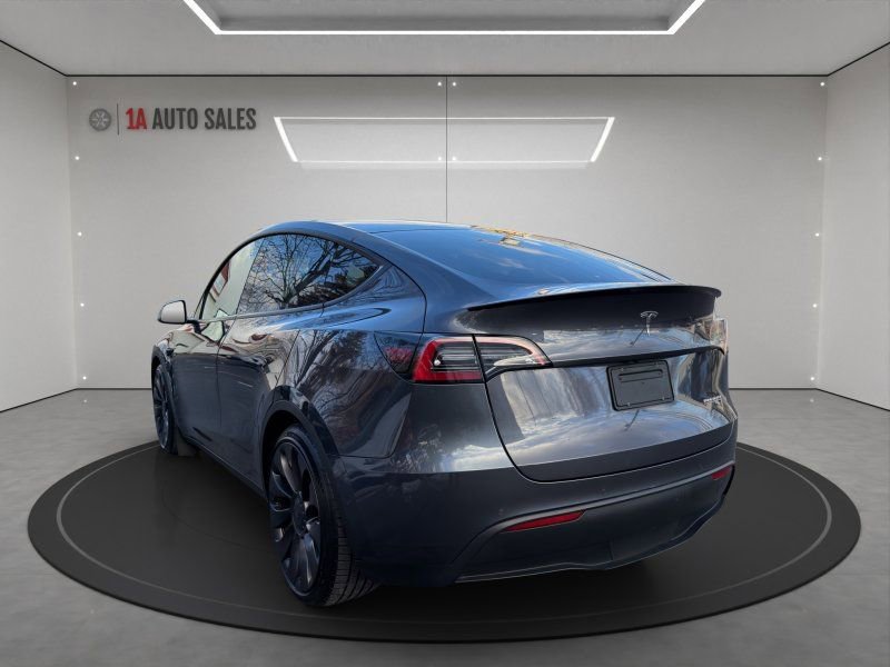 Used 2021 Tesla Model Y Performance image 3
