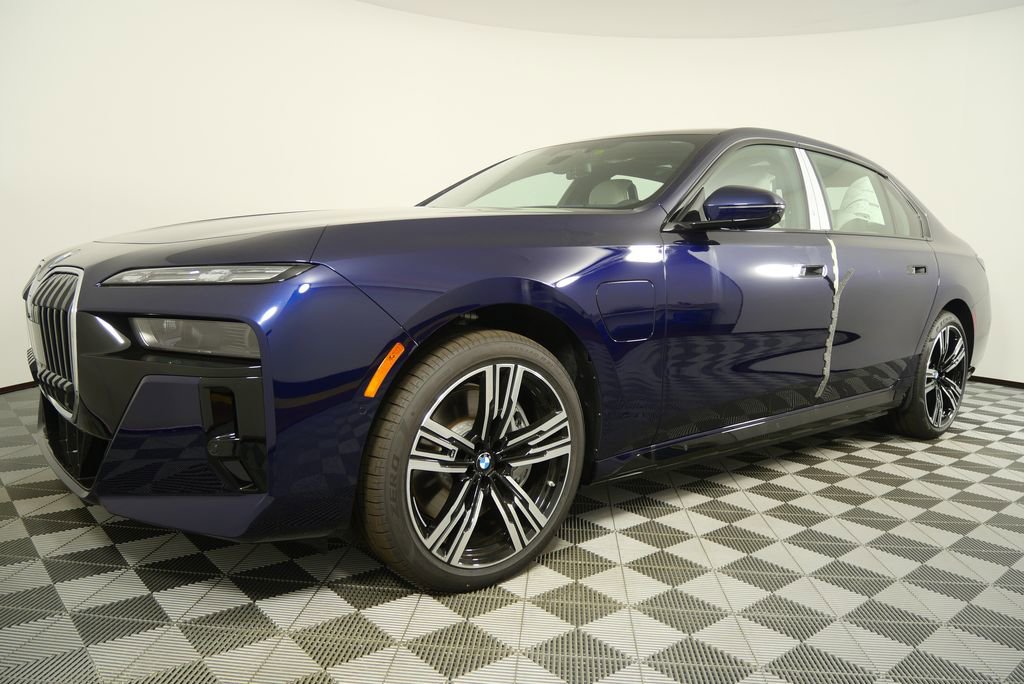 Used 2026 BMW 750e xDrive w/ Executive Package image 8