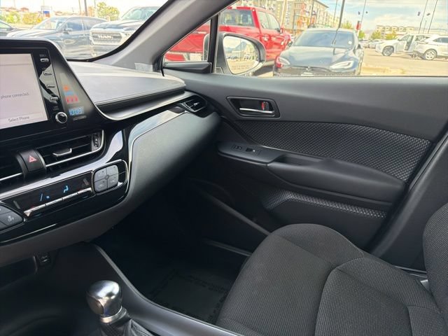 Used 2019 Toyota C-HR LE FWD image 21