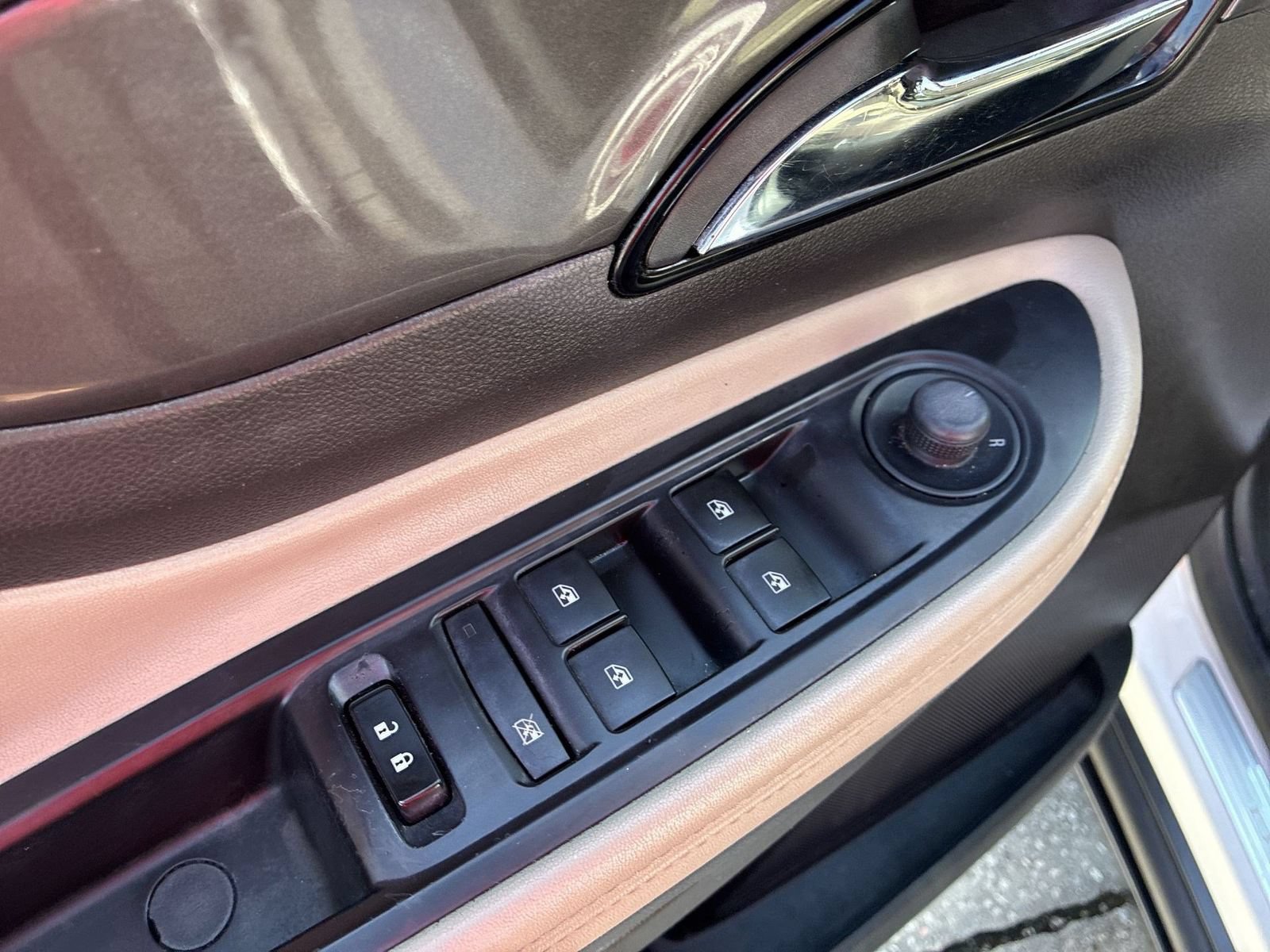 Certified 2019 Buick Encore Essence FWD image 21