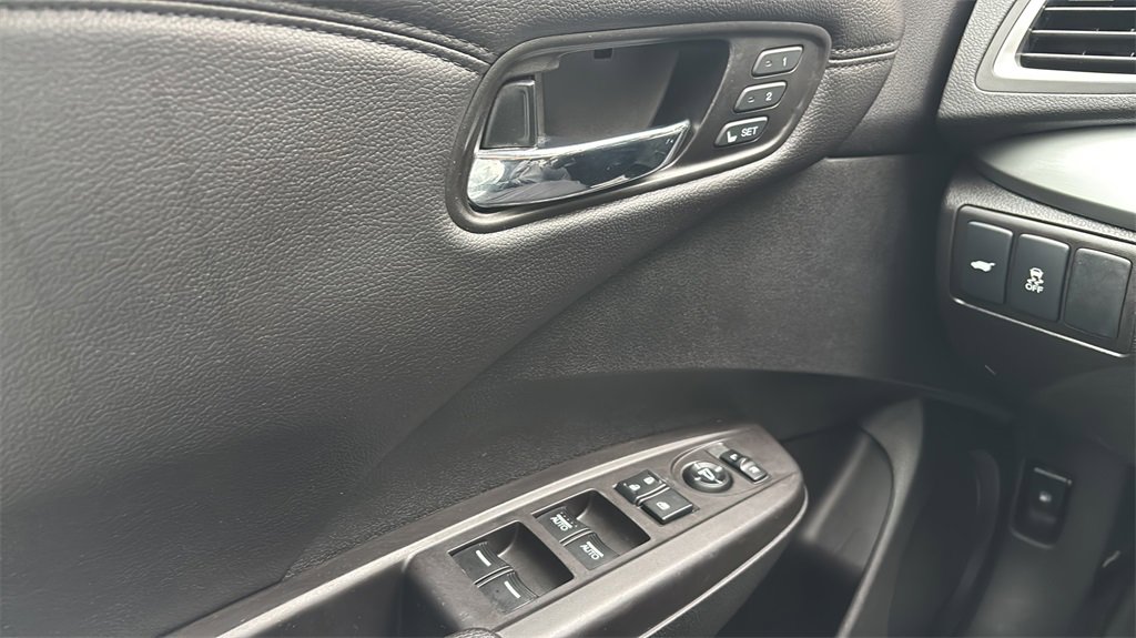 Used 2018 Acura RDX AWD w/ Technology Package image 16