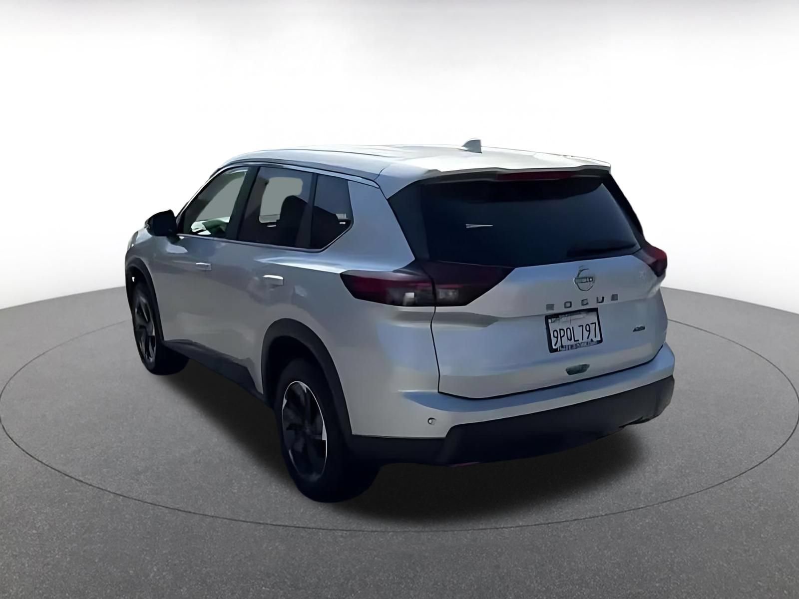 Used 2025 Nissan Rogue SV AWD/4WD image 10