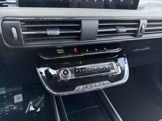 New 2026 Lincoln Corsair Premiere image 13