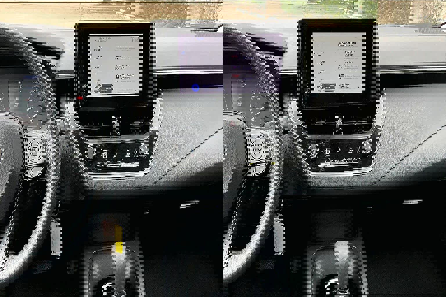 Used 2024 Toyota Corolla LE image 7