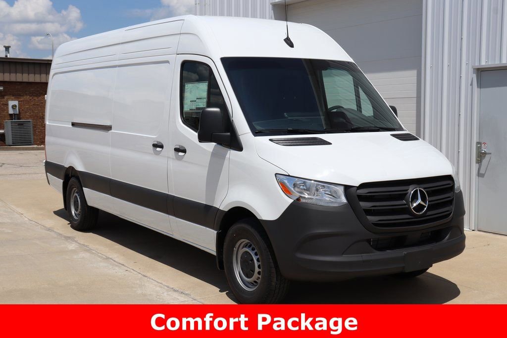 New 2025 Mercedes-Benz Sprinter 2500 image 1