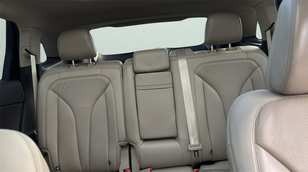 Used 2021 Lincoln Nautilus Reserve image 12