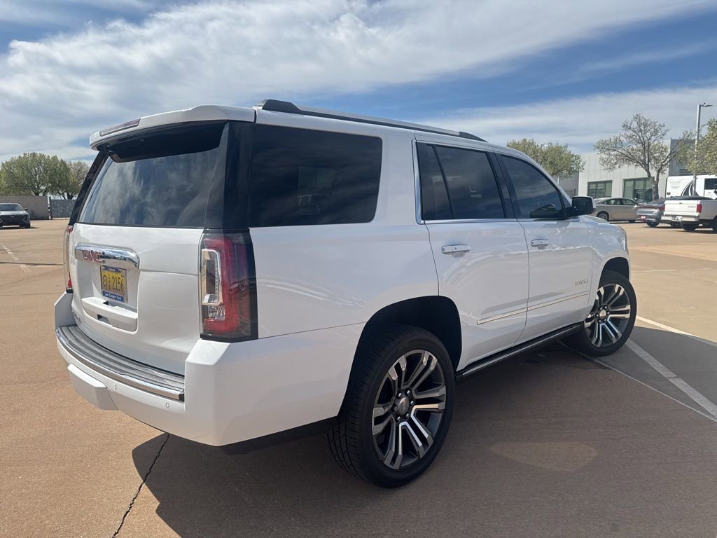 Used 2020 GMC Yukon Denali w/ Denali Premium Package image 3