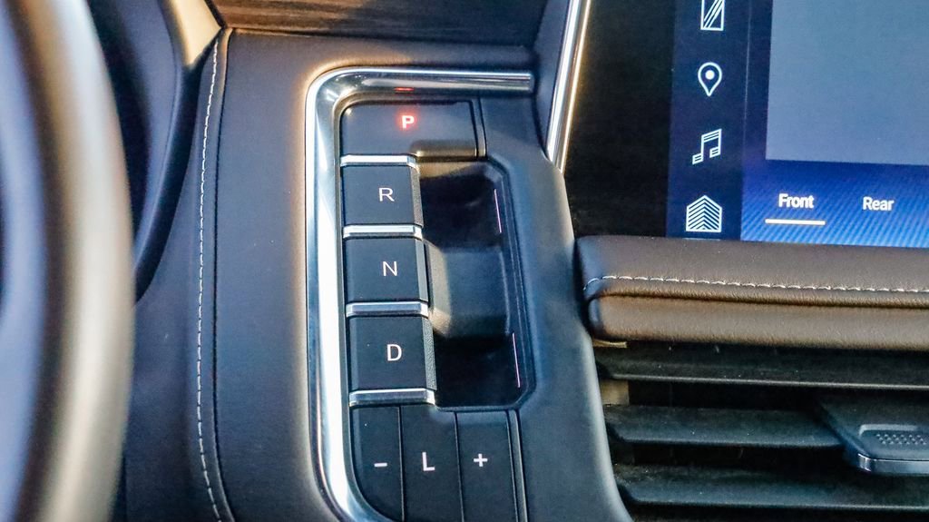Used 2024 Chevrolet Suburban LT image 22