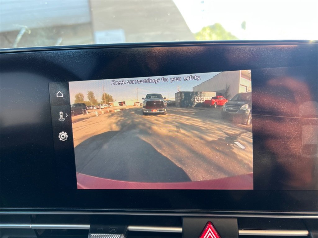 Used 2023 Hyundai Elantra Limited image 26