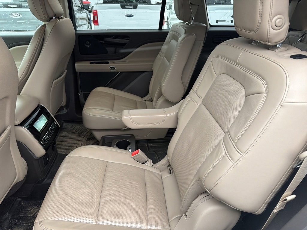 Used 2020 Lincoln Aviator Reserve w/ Elements Package Plus image 9