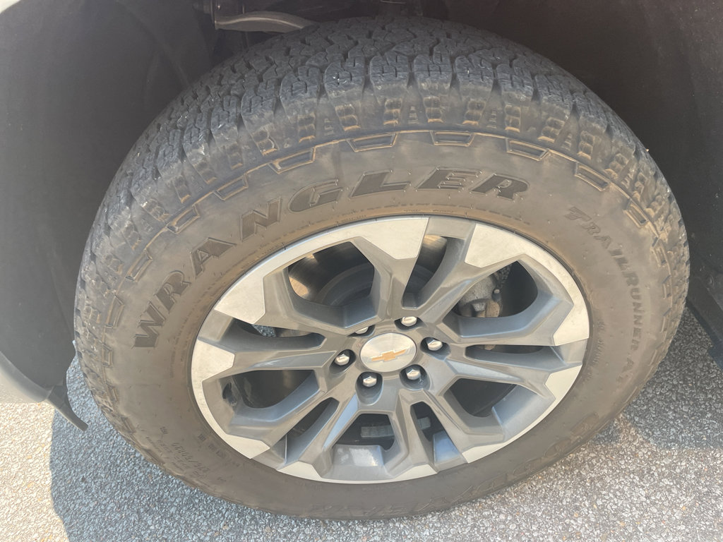 Used 2025 Chevrolet Silverado 1500 High Country w/ Z71 Off-Road Package image 9