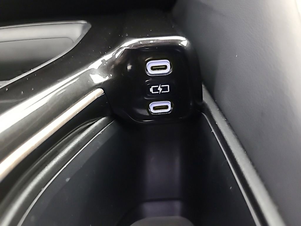 Used 2025 Toyota Crown XLE AWD/4WD image 35