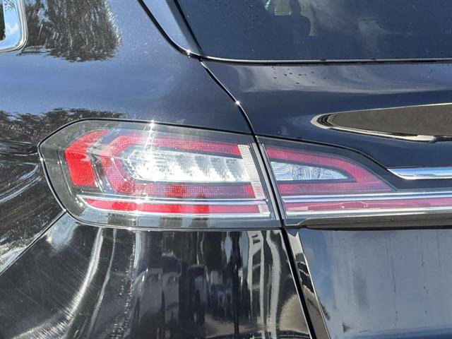 Used 2022 Lincoln Nautilus Reserve AWD/4WD image 9