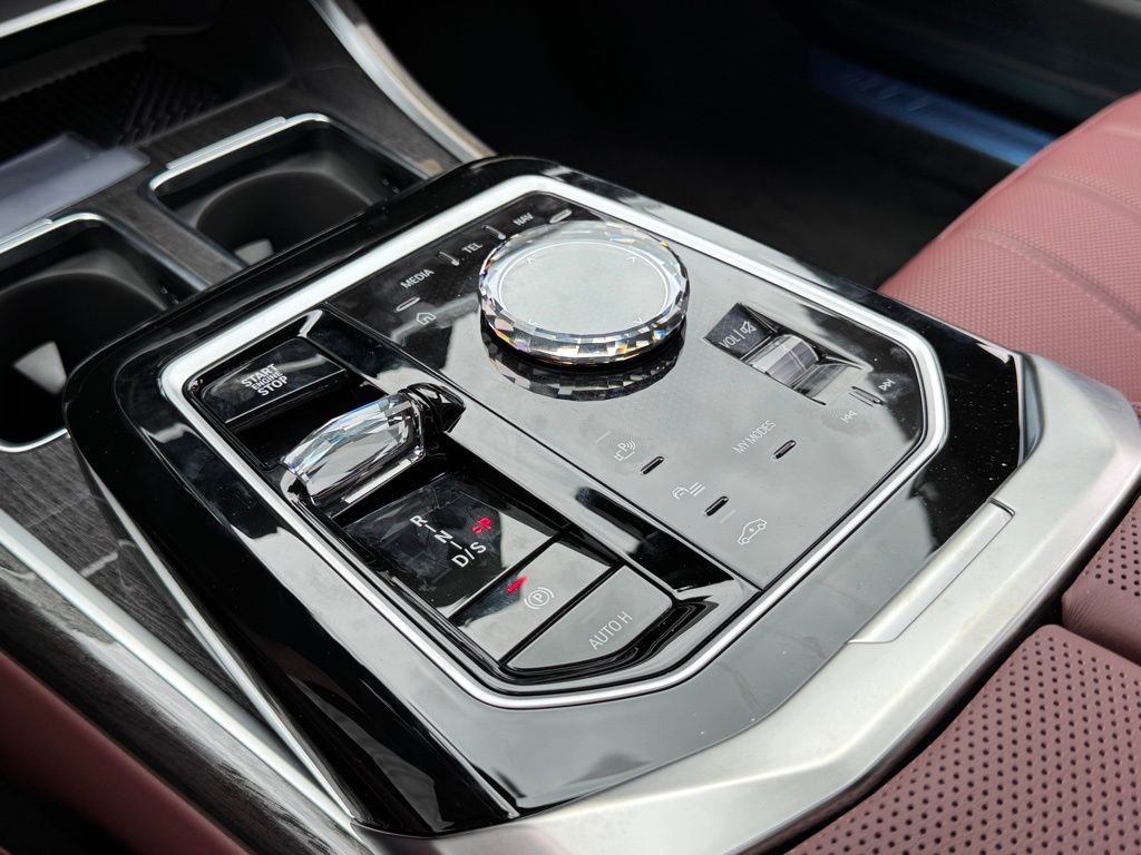 New 2026 BMW 760i xDrive w/ Premium Package AWD/4WD image 12