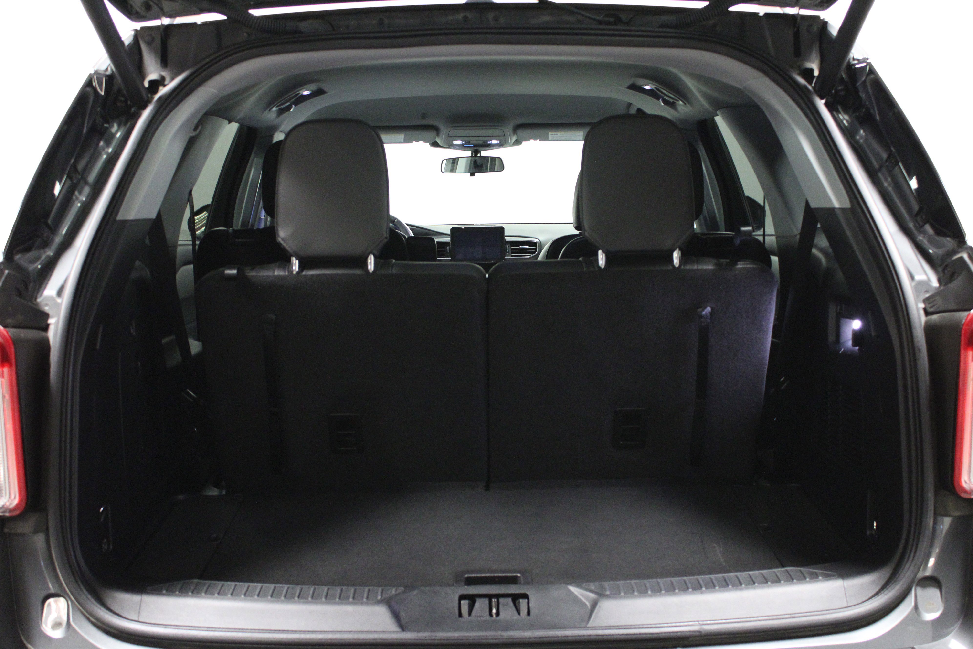 Used 2023 Ford Explorer XLT w/ Equipment Group 202A image 15