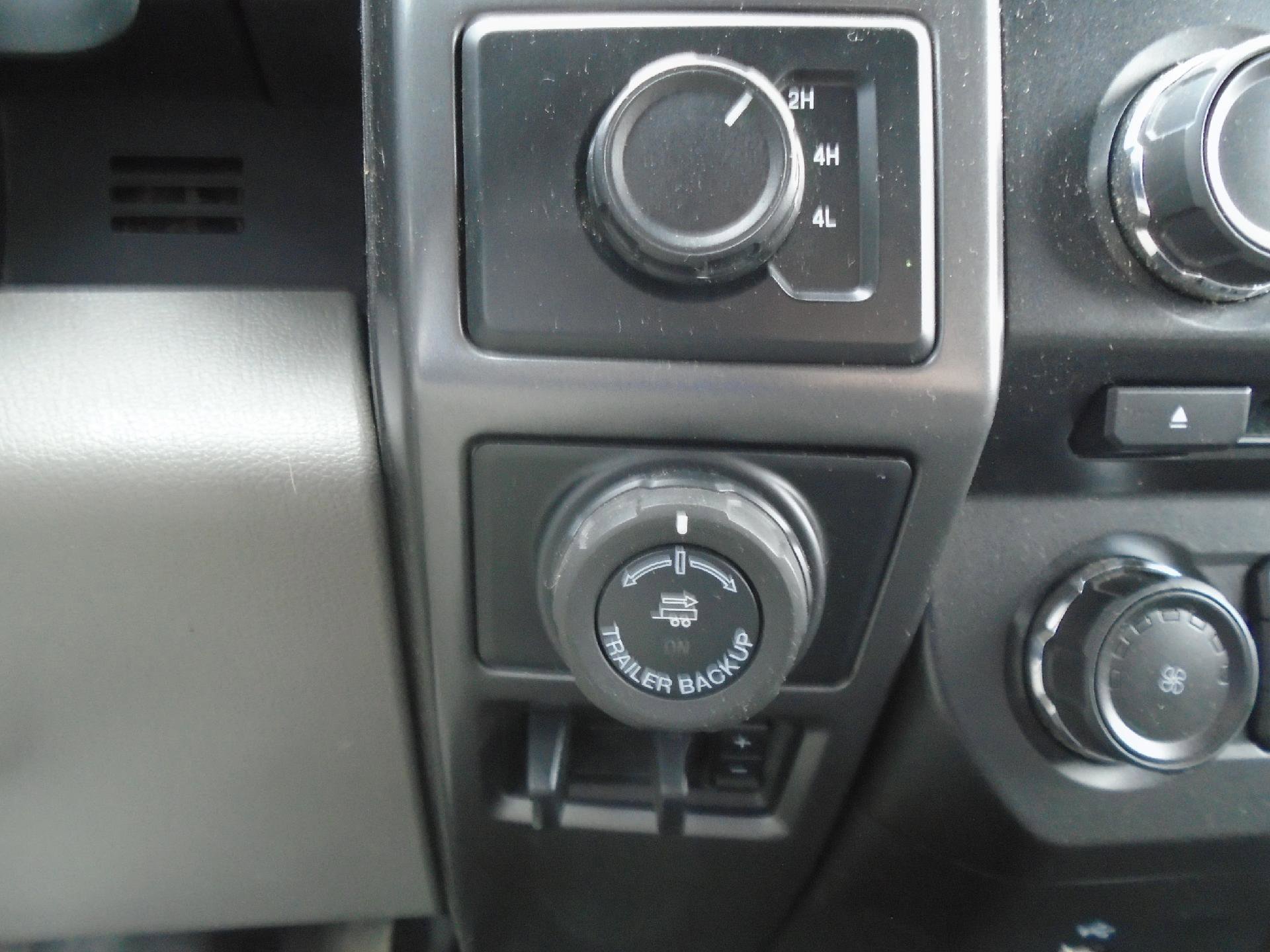 Used 2018 Ford F150 XLT w/ Trailer Tow Package image 17