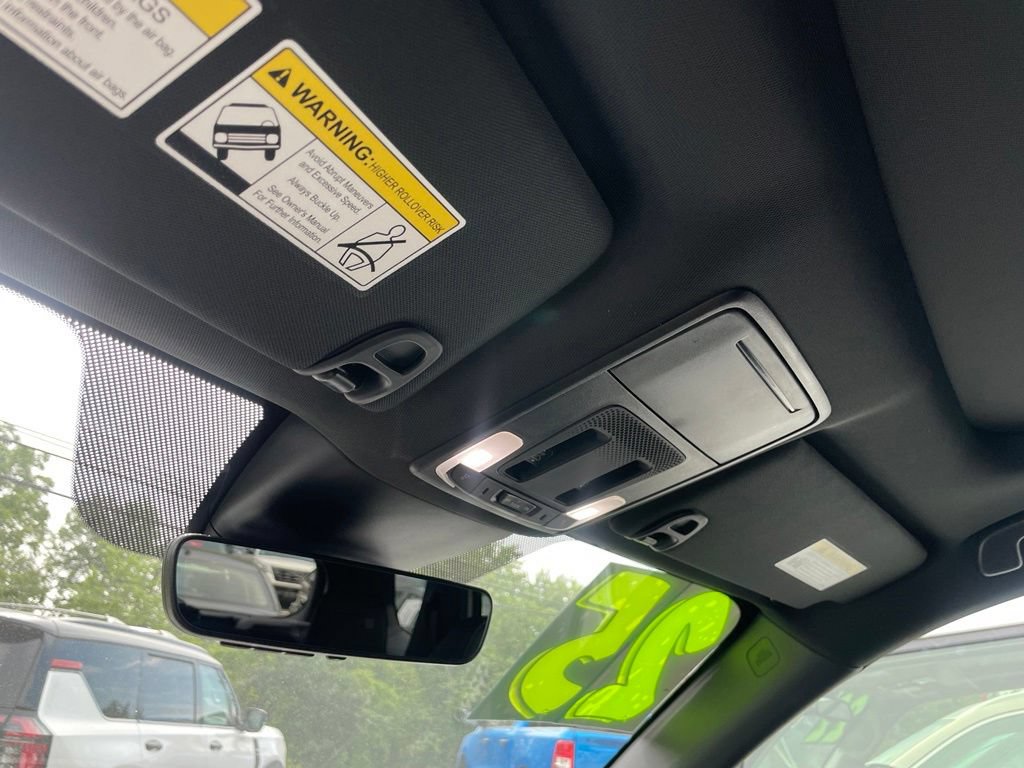 Used 2025 Honda Pilot Black Edition image 29