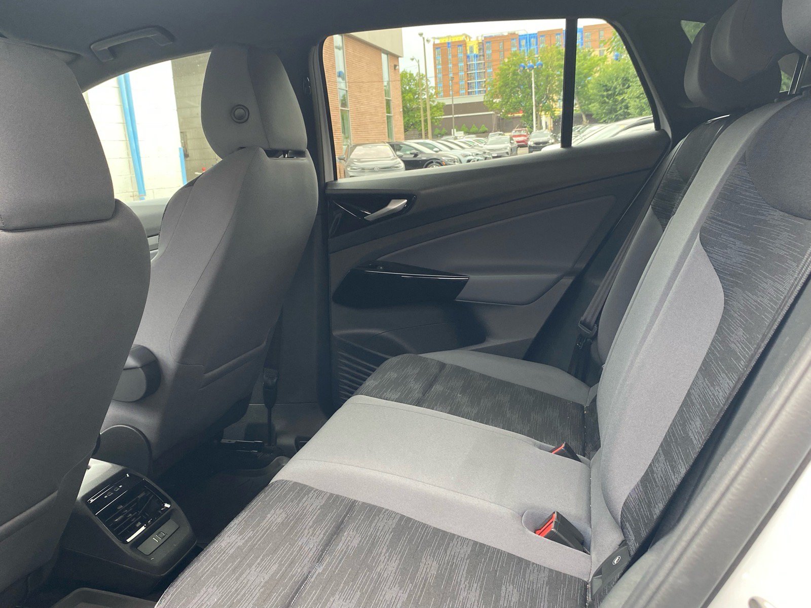 Certified 2022 Volkswagen ID.4 Pro RWD image 19