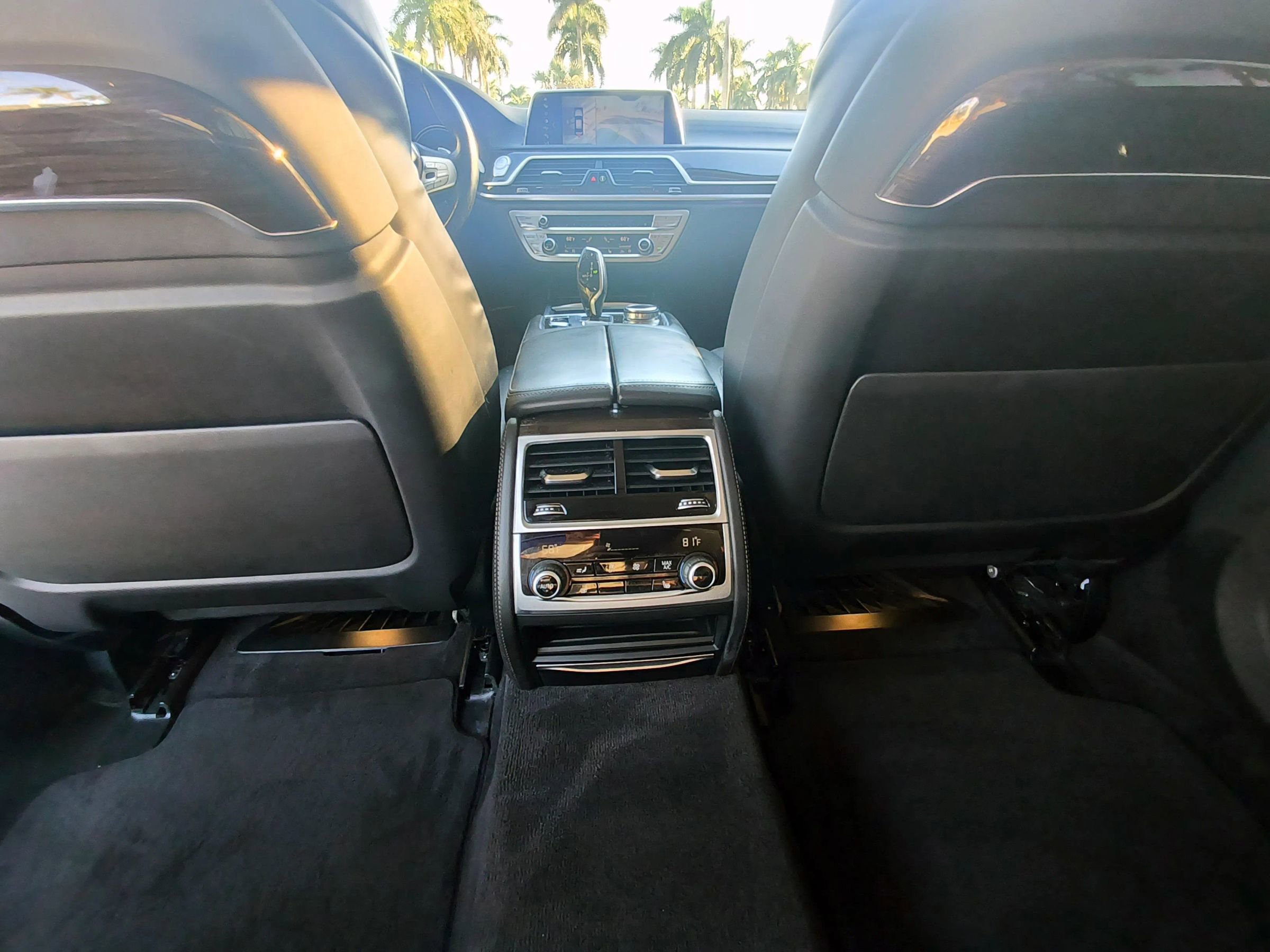 Used 2018 BMW 750i xDrive image 27