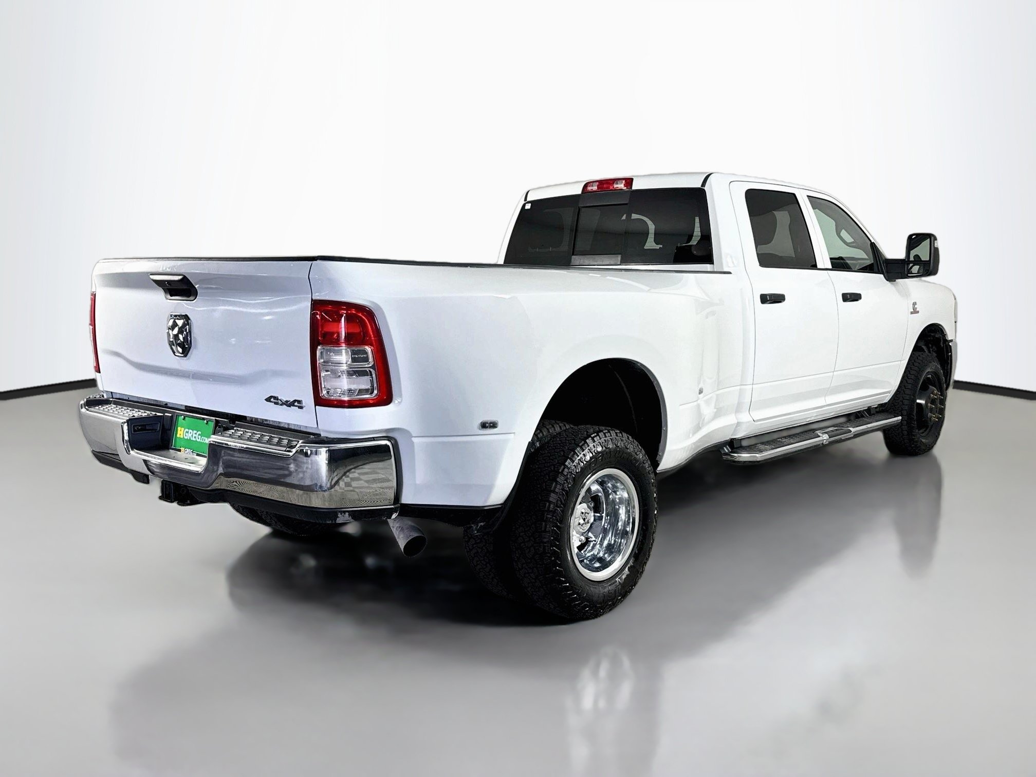 Used 2024 RAM 3500 Tradesman w/ Chrome Appearance Group AWD/4WD image 10
