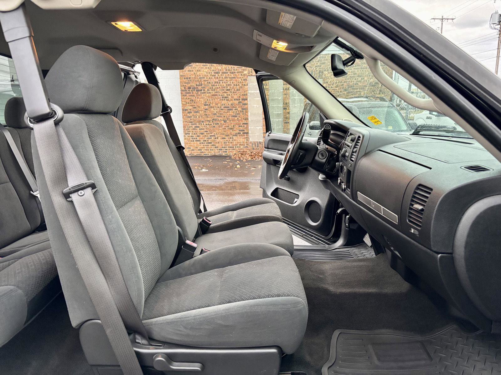 Used 2008 Chevrolet Silverado 2500 LT w/ 1LT Convenience Package image 8