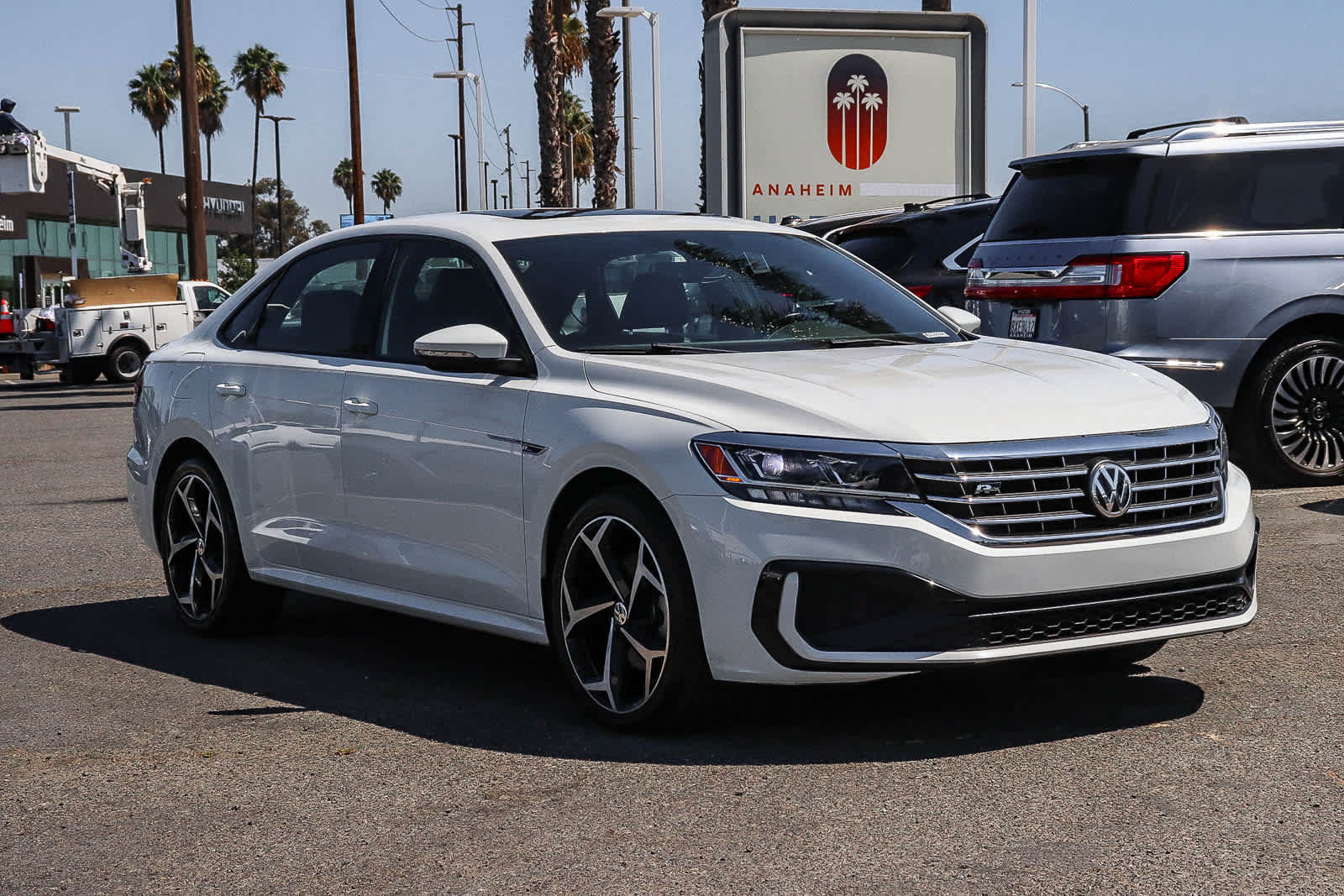 Used 2021 Volkswagen Passat 2.0T R-Line FWD image 3