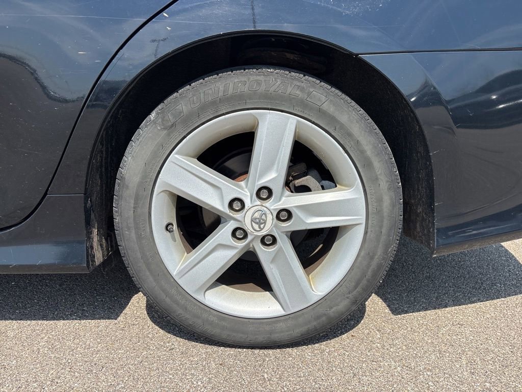 Used 2012 Toyota Camry SE image 5