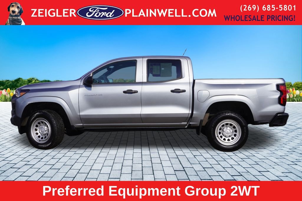 Used 2024 Chevrolet Colorado W/T image 2