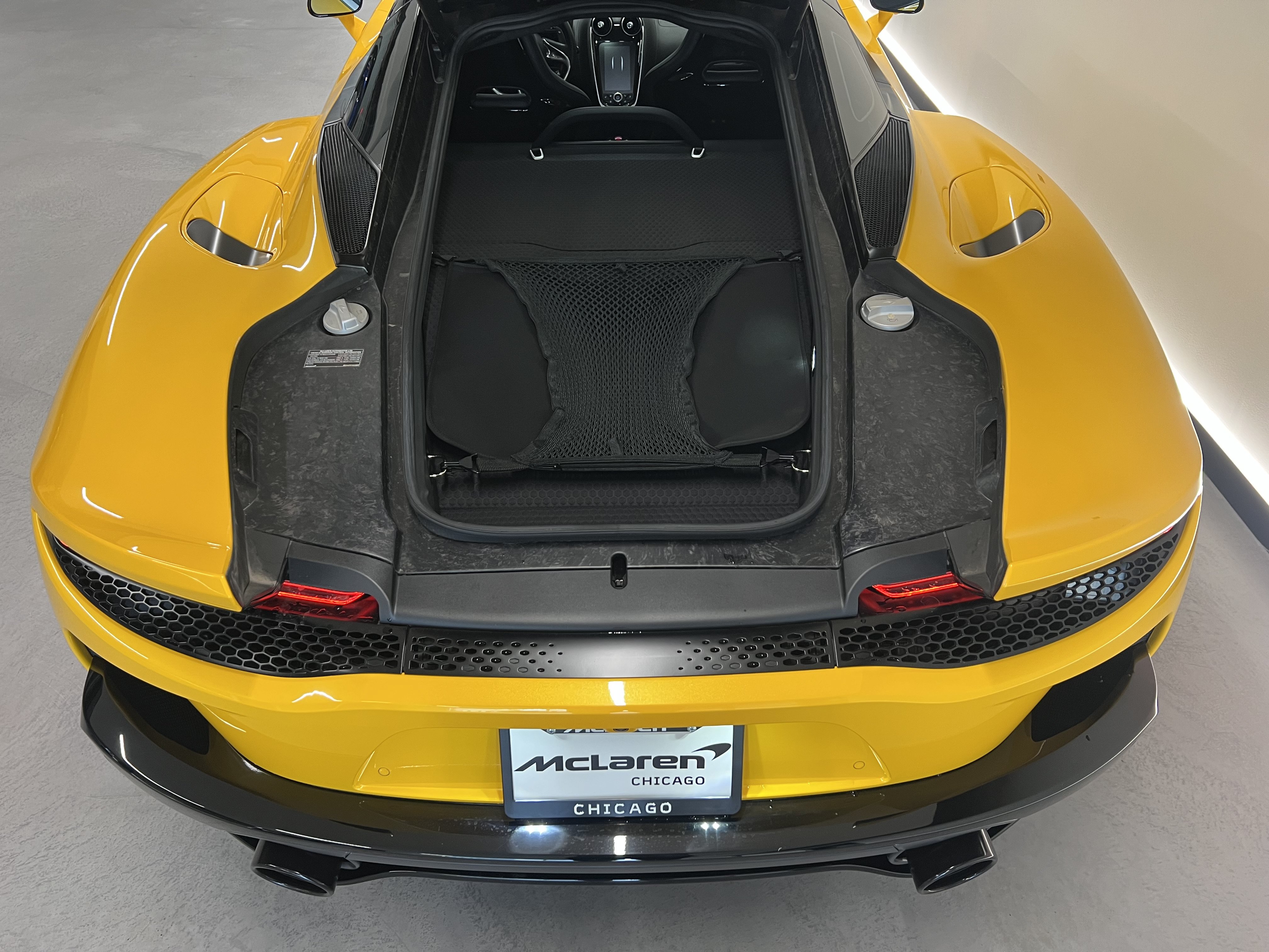 Used 2023 McLaren GT RWD image 11