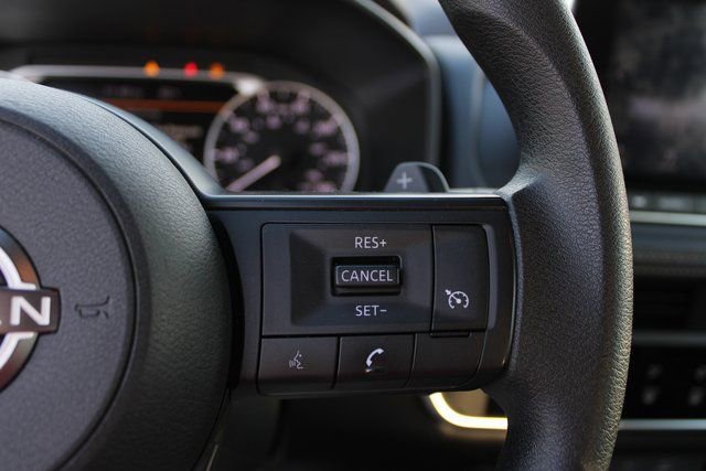 Used 2023 Nissan Rogue S image 16